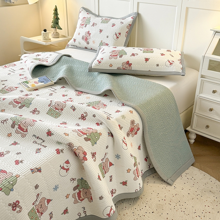 91家纺网 家纺一手货源 找家纺 卡罗兰 2026新款卡通印花凉席双面可用冰丝凉席床盖单件三四件套 圣诞熊