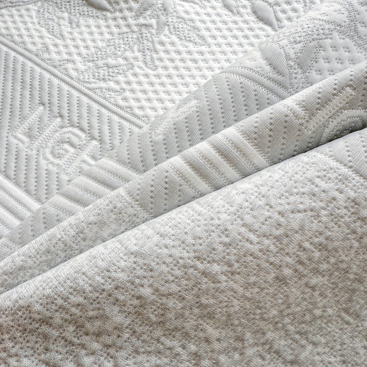 91家纺网 家纺一手货源 找家纺 席都凉席工厂店 2026年轻奢高克重豆豆凉席夏季凉感冰丝提花床裙款三件套-奢序 奢序-烟灰