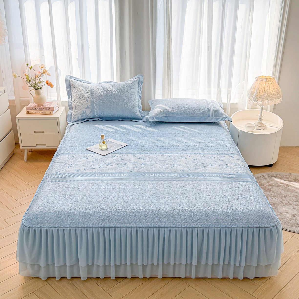 91家纺网 家纺一手货源 找家纺 席都凉席工厂店 2026年轻奢高克重豆豆凉席夏季凉感冰丝提花床裙款三件套-奢序 奢序-雾蓝