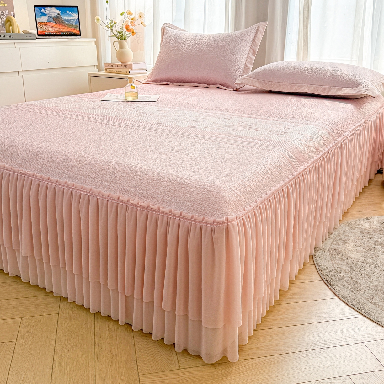 91家纺网 家纺一手货源 找家纺 席都凉席工厂店 2026年轻奢高克重豆豆凉席夏季凉感冰丝提花床裙款三件套-奢序 奢序-烟粉