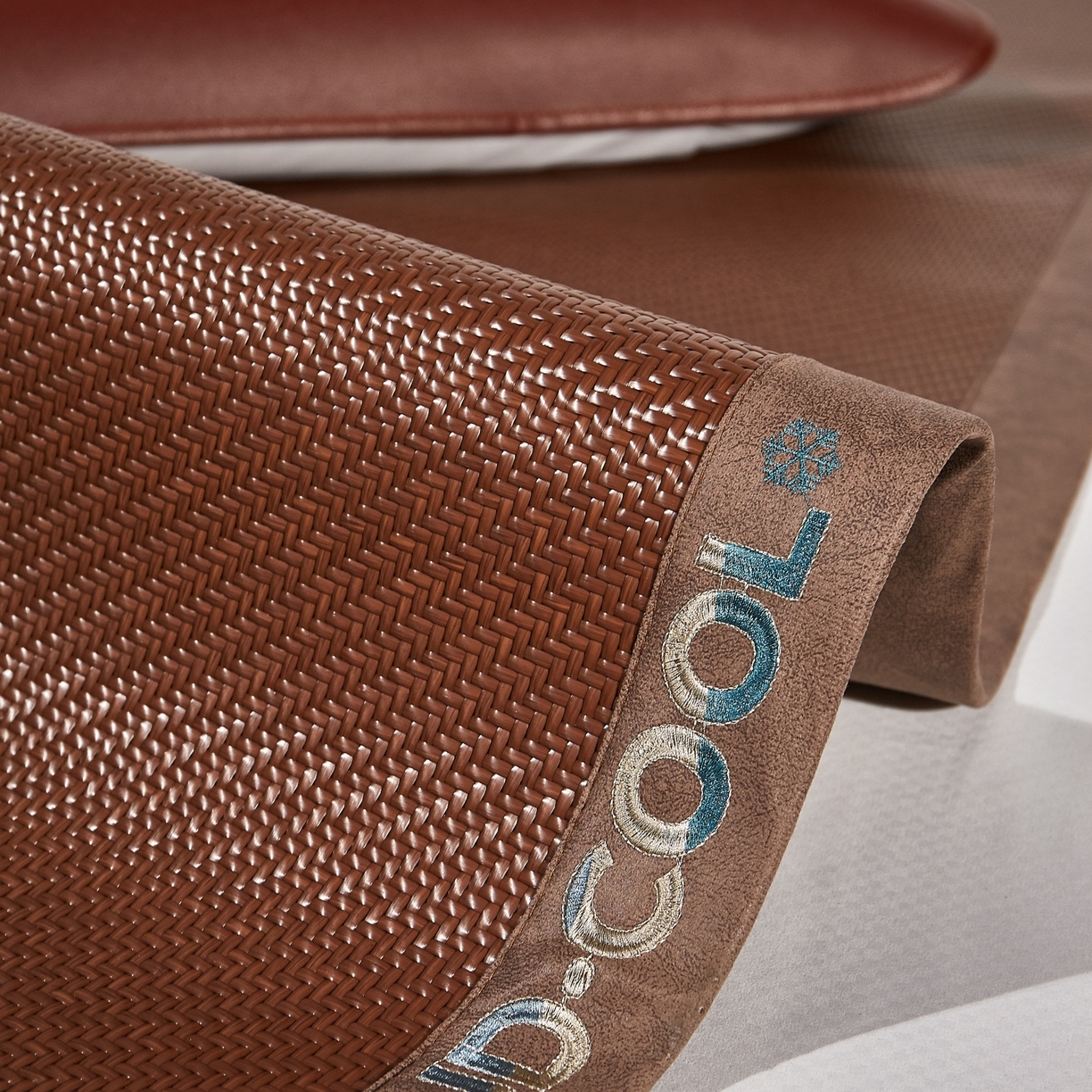 91家纺网 家纺一手货源 找家纺 （总）yyds网供 仿真牛皮席夏季高端软席凉感PE皮藤席子超纤皮革软凉席外贸版双面凉感加厚雪藤