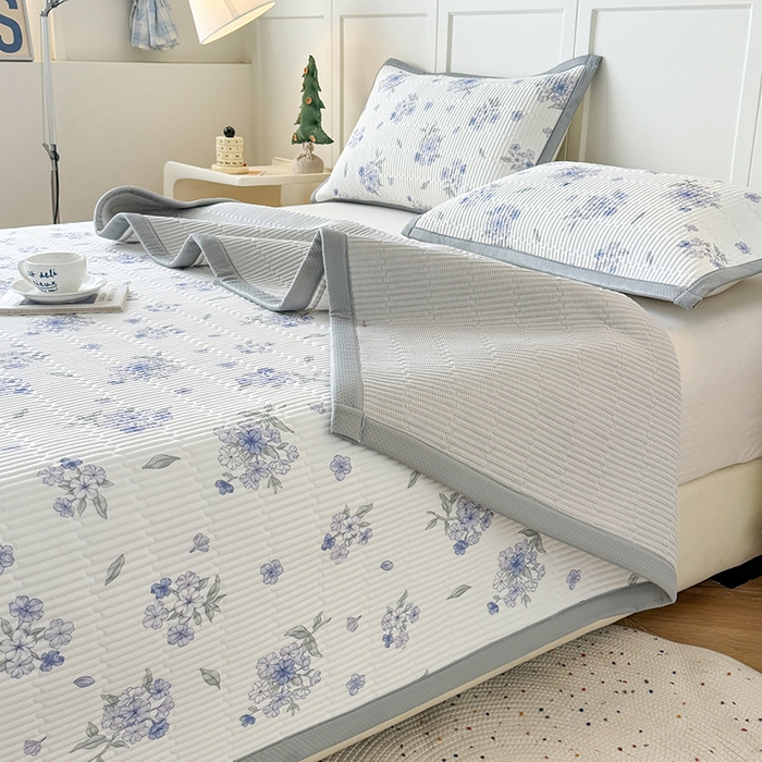 91家纺网 家纺一手货源 找家纺 卡罗兰 2026新款印花凉席双面可用冰丝凉席床盖单件三件四件套 半夏