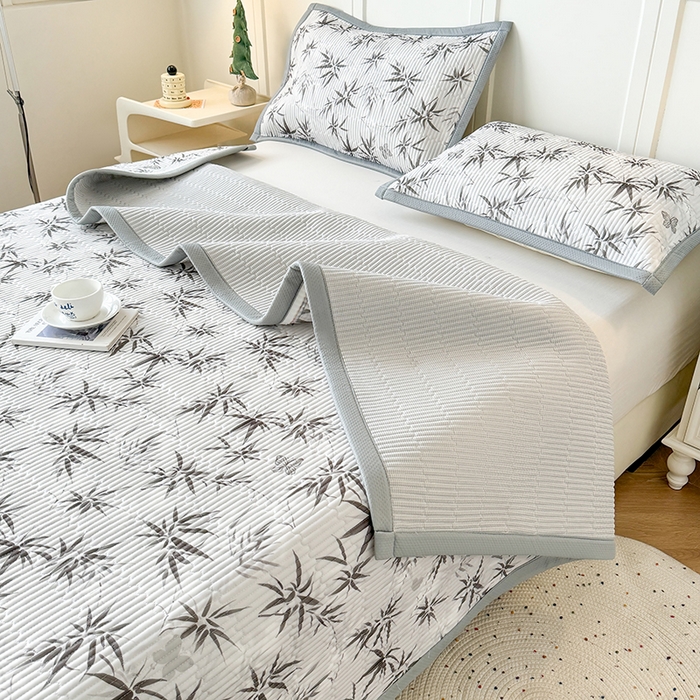 91家纺网 家纺一手货源 找家纺 卡罗兰 2026新款印花凉席双面可用冰丝凉席床盖单件三件四件套 墨竹