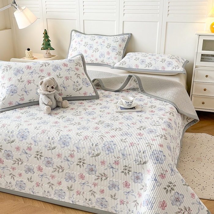 91家纺网 家纺一手货源 找家纺 卡罗兰 2026新款印花凉席双面可用冰丝凉席床盖单件三件四件套 缤纷