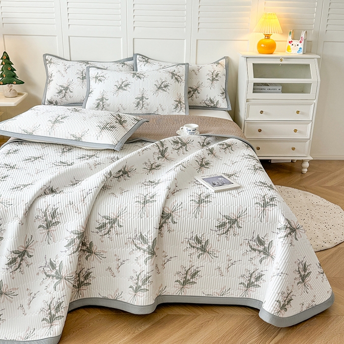 91家纺网 家纺一手货源 找家纺 卡罗兰 2026新款印花凉席双面可用冰丝凉席床盖单件三件四件套 铃兰