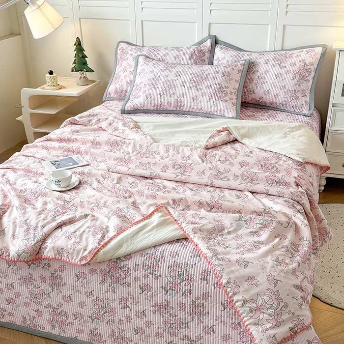 91家纺网 家纺一手货源 找家纺 卡罗兰 2026新款印花凉席双面可用冰丝凉席床盖单件三件四件套 杜鹃