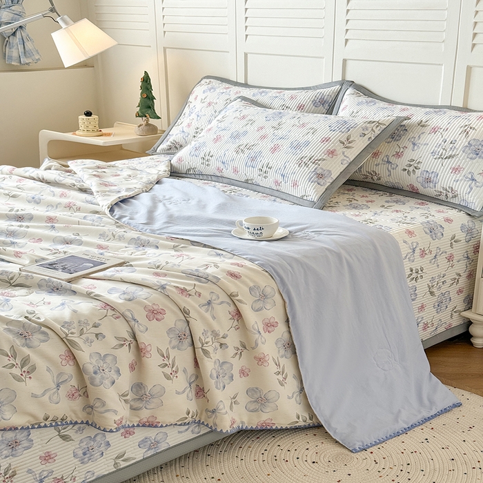 91家纺网 家纺一手货源 找家纺 卡罗兰 2026新款印花凉席双面可用冰丝凉席床盖单件三件四件套 缤纷