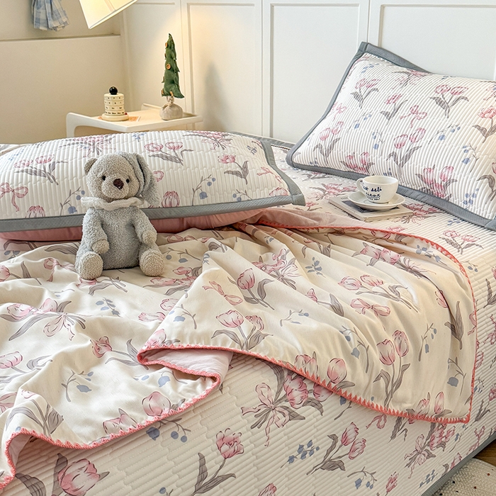 91家纺网 家纺一手货源 找家纺 卡罗兰 2026新款印花凉席双面可用冰丝凉席床盖单件三件四件套 郁金香