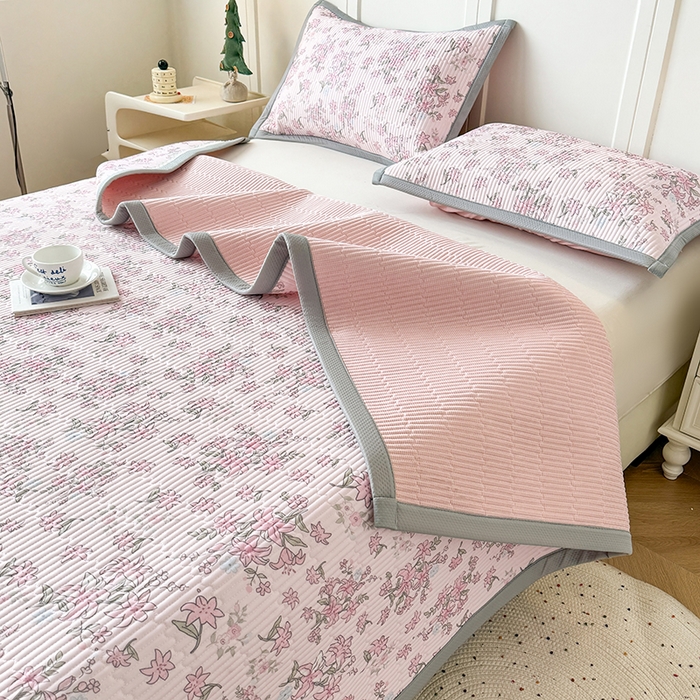 91家纺网 家纺一手货源 找家纺 卡罗兰 2026新款印花凉席双面可用冰丝凉席床盖单件三件四件套 杜鹃