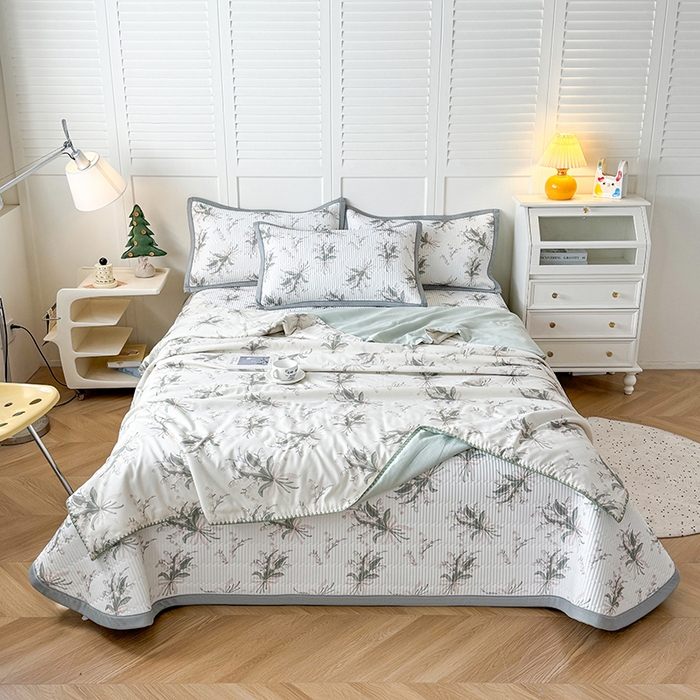 91家纺网 家纺一手货源 找家纺 卡罗兰 2026新款印花凉席双面可用冰丝凉席床盖单件三件四件套 铃兰