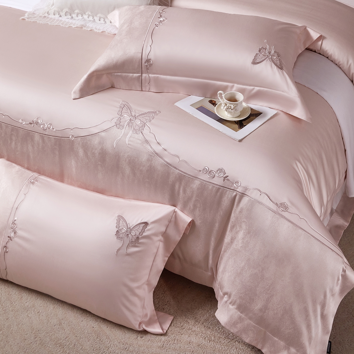 91家纺网 家纺一手货源 找家纺 蒂爵 2026新款天丝棉提花四件套 高雅粉