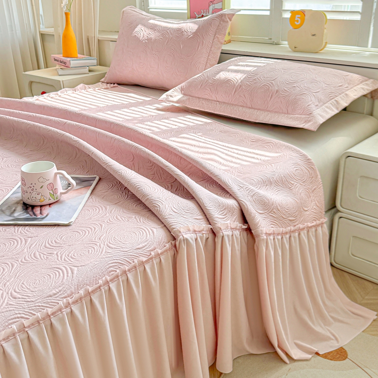 91家纺网 家纺一手货源 找家纺 席都凉席工厂店 2026年款玫瑰提花凉感豆豆席云感亲肤可水洗夏凉软席床裙款-云柔玫瑰 云柔玫瑰-樱花粉床裙款