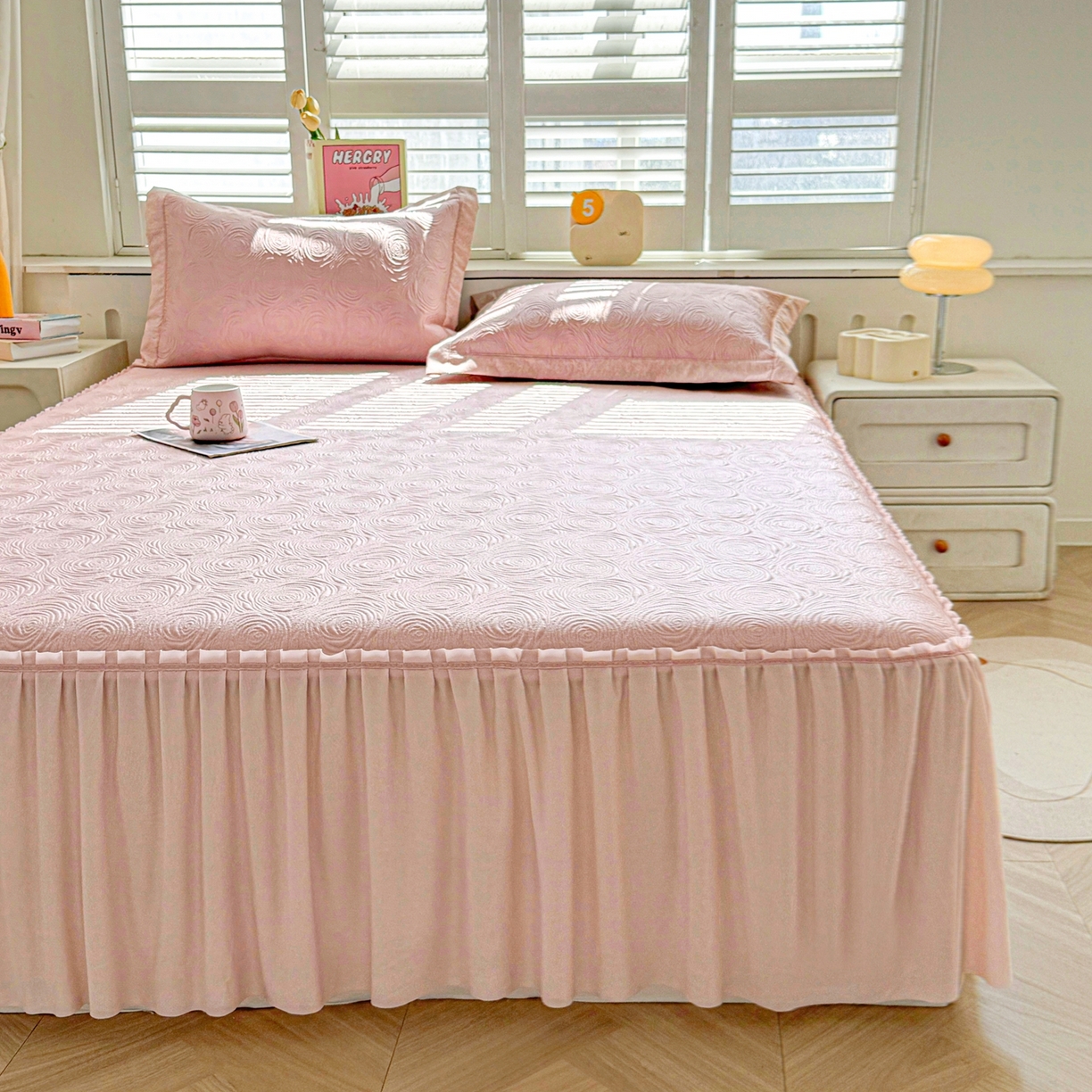 91家纺网 家纺一手货源 找家纺 席都凉席工厂店 2026年款玫瑰提花凉感豆豆席云感亲肤可水洗夏凉软席床裙款-云柔玫瑰 云柔玫瑰-樱花粉床裙款