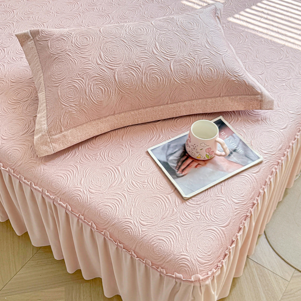 91家纺网 家纺一手货源 找家纺 席都凉席工厂店 2026年款玫瑰提花凉感豆豆席云感亲肤可水洗夏凉软席床裙款-云柔玫瑰 云柔玫瑰-樱花粉床裙款