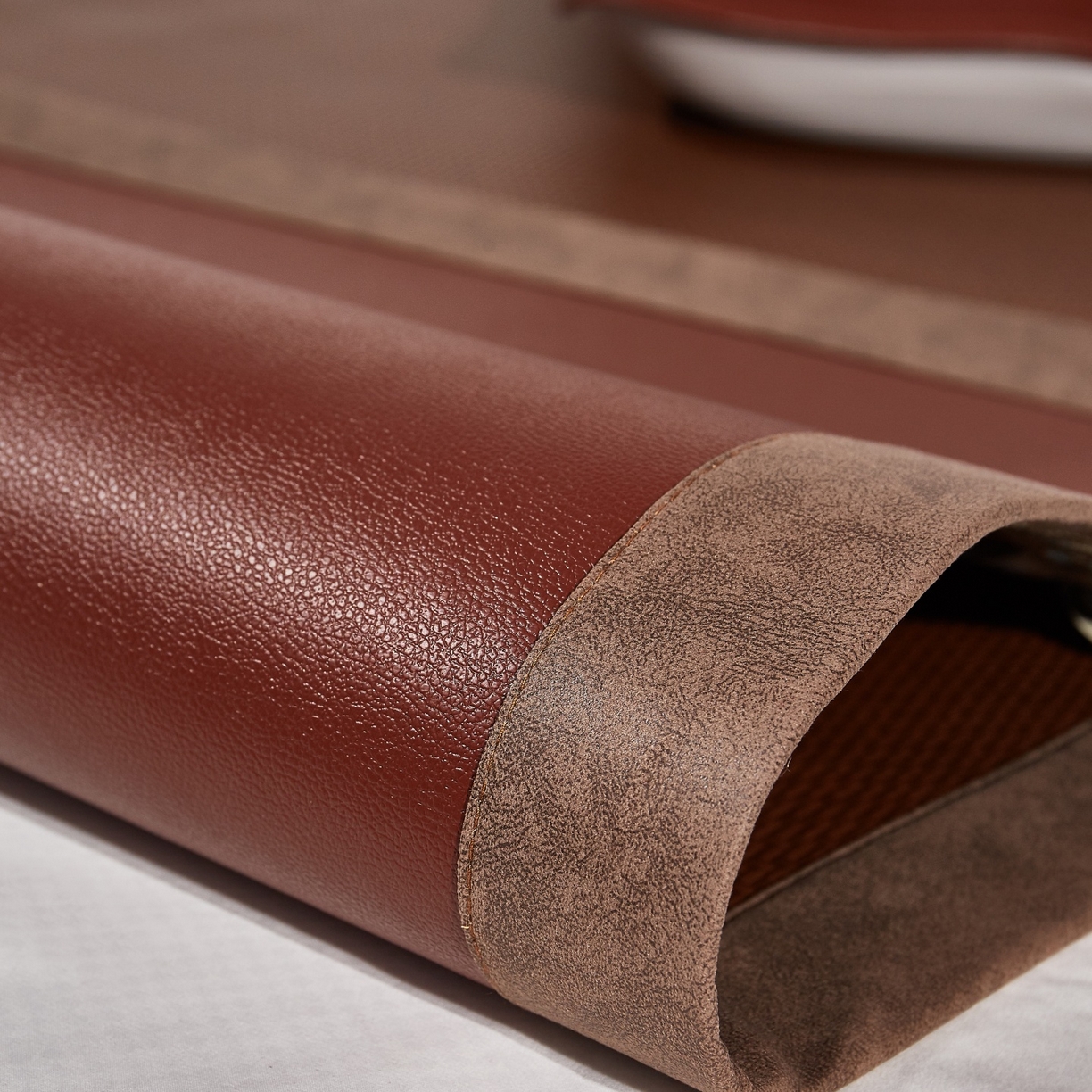 91家纺网 家纺一手货源 找家纺 （总）yyds网供 仿真牛皮席夏季高端软席凉感PE皮藤席子超纤皮革软凉席外贸版双面凉感加厚雪藤