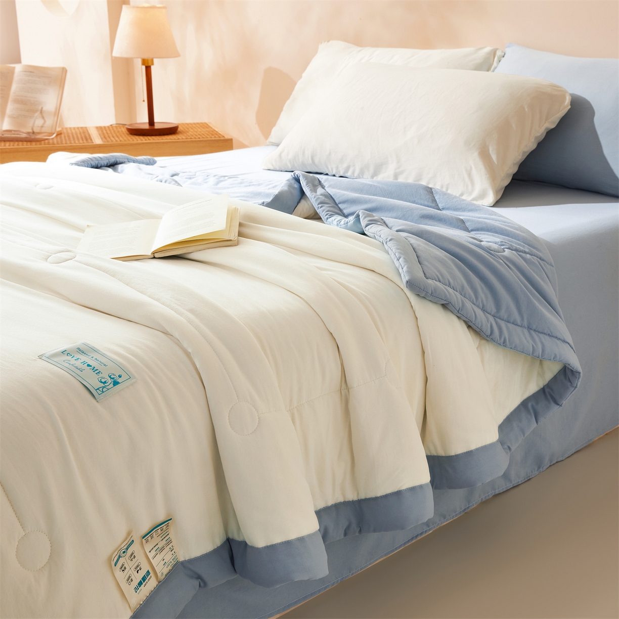 91家纺网 家纺一手货源 找家纺 罗布斯 2026新款简约纯色风水洗棉双拼夏被新疆棉花被夏凉被空调被(买家秀加微） 珠光白拼蓝