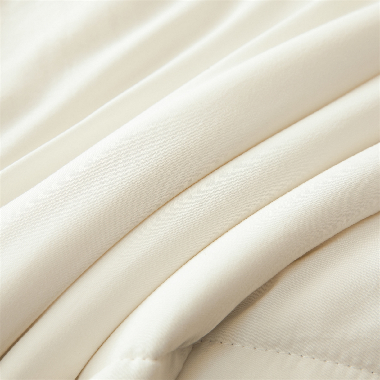 91家纺网 家纺一手货源 找家纺 罗布斯 2026新款简约纯色风水洗棉双拼夏被新疆棉花被夏凉被空调被(买家秀加微） 珠光白拼蓝