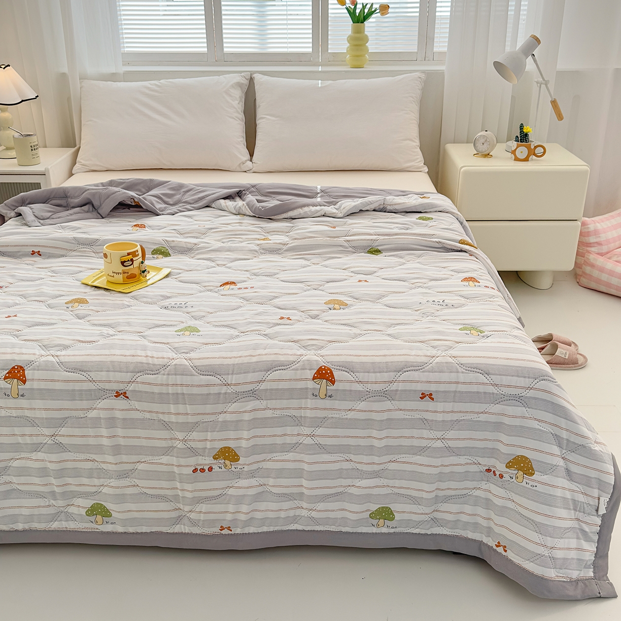 91家纺网 家纺一手货源 找家纺 悦织湾家纺 2026新款超声波夏凉被印花水洗棉夏被供货批发赠品礼品被便宜夏被 田园小蘑菇