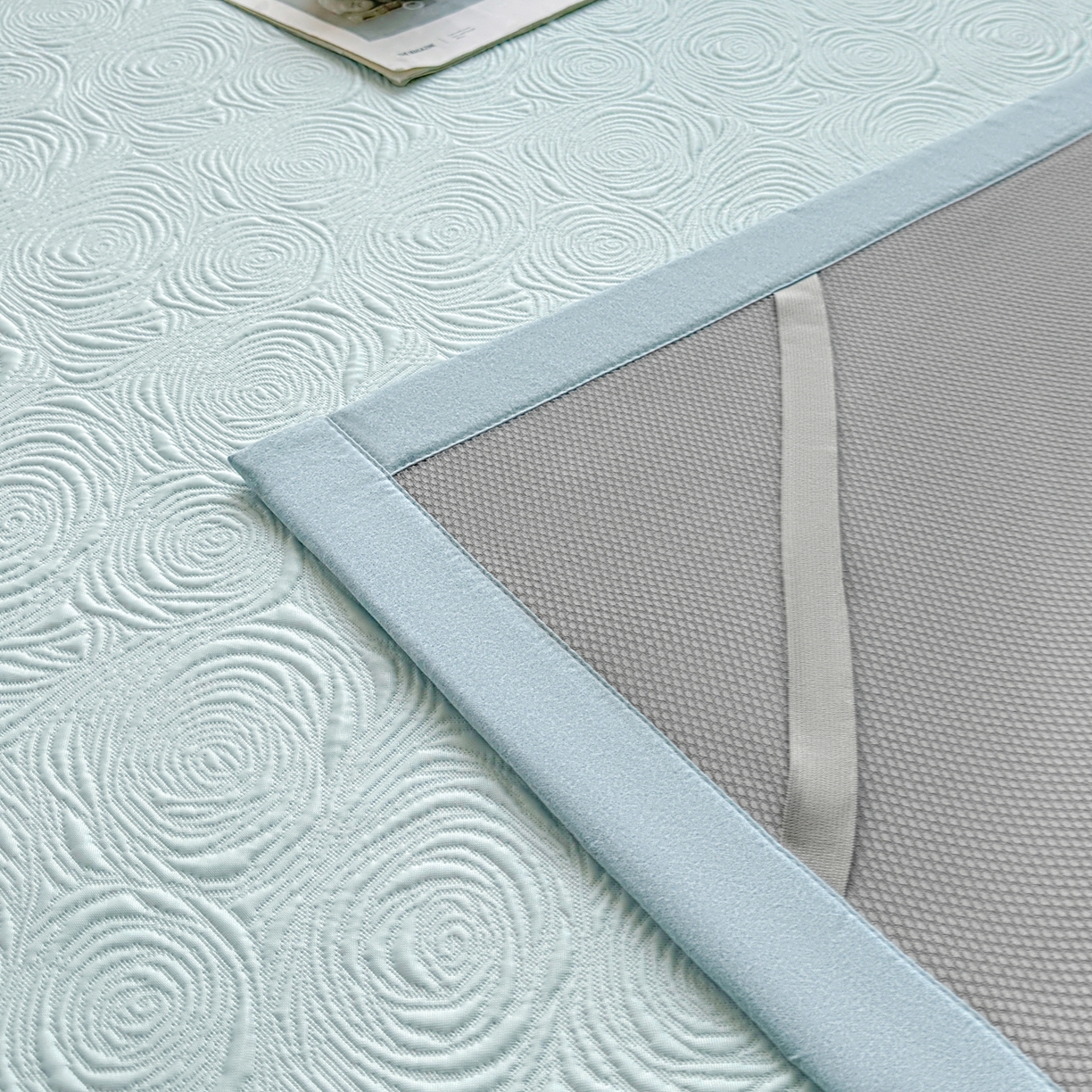 91家纺网 家纺一手货源 找家纺 席都凉席工厂店 2026年款玫瑰提花凉感豆豆席云感亲肤可水洗夏凉软席直角款-云柔玫瑰 云柔玫瑰-湖水蓝直角款