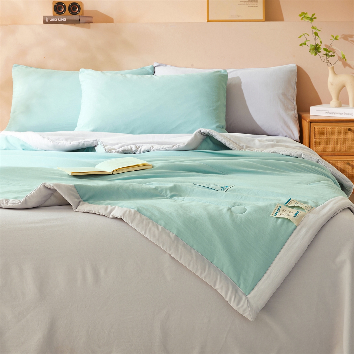 91家纺网 家纺一手货源 找家纺 罗布斯 2026新款简约纯色风水洗棉双拼夏被新疆棉花被夏凉被空调被(买家秀加微） 青果绿拼灰