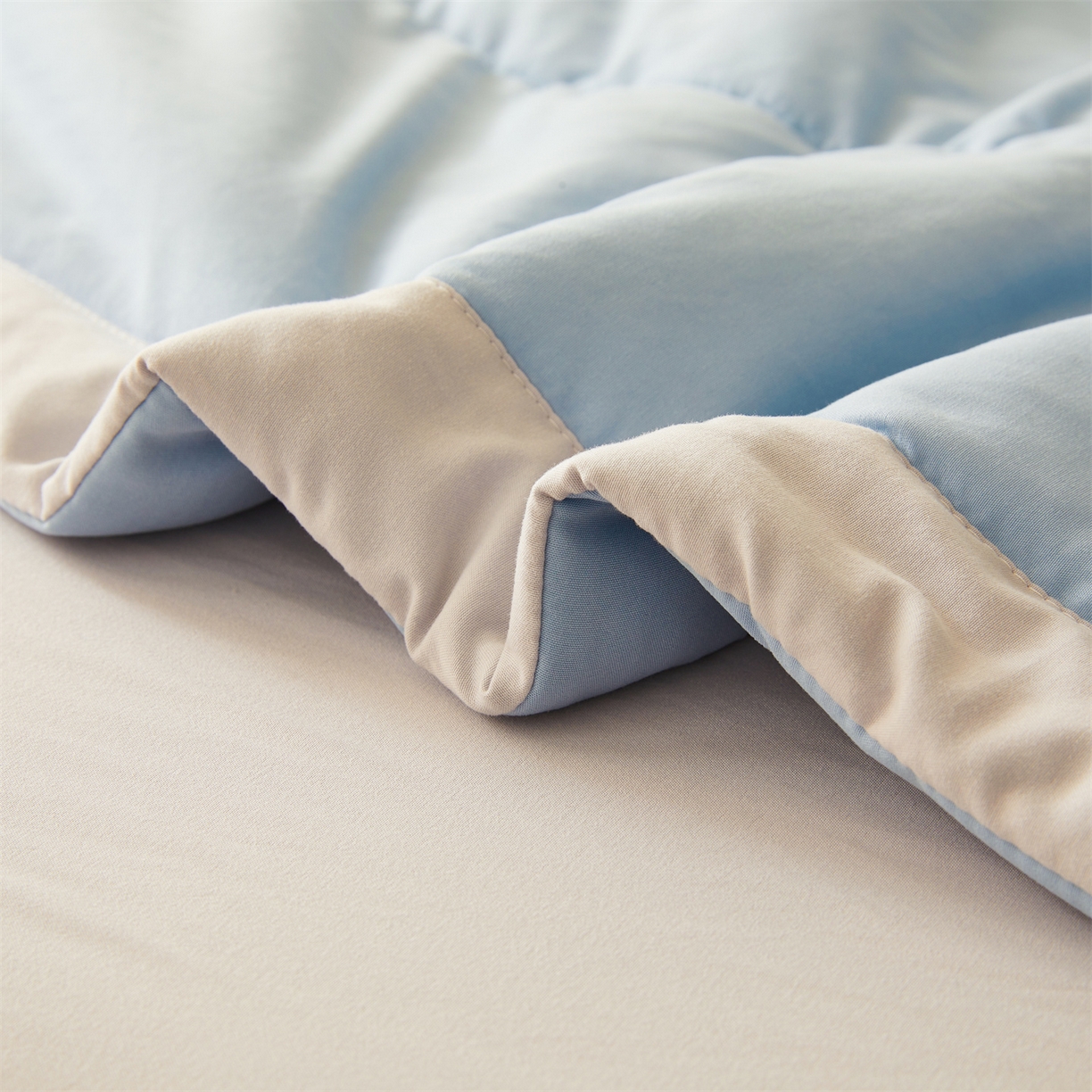 91家纺网 家纺一手货源 找家纺 罗布斯 2026新款简约纯色风水洗棉双拼夏被新疆棉花被夏凉被空调被(买家秀加微） 天空蓝