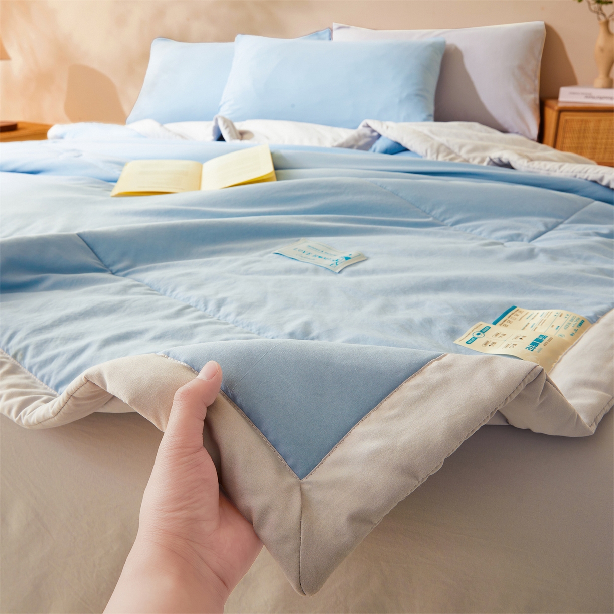 91家纺网 家纺一手货源 找家纺 罗布斯 2026新款简约纯色风水洗棉双拼夏被新疆棉花被夏凉被空调被(买家秀加微） 天空蓝拼灰