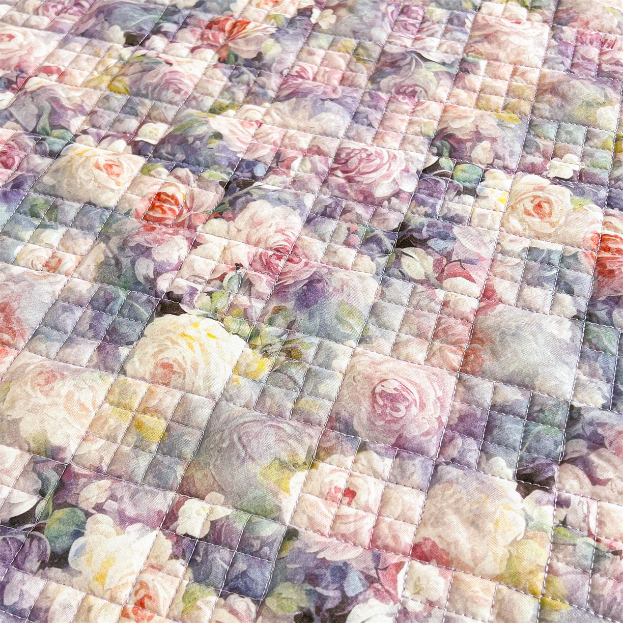 91家纺网 家纺一手货源 找家纺 宜凡 2026新款莱赛尔夹棉床盖单件床盖三件套 海棠碎影