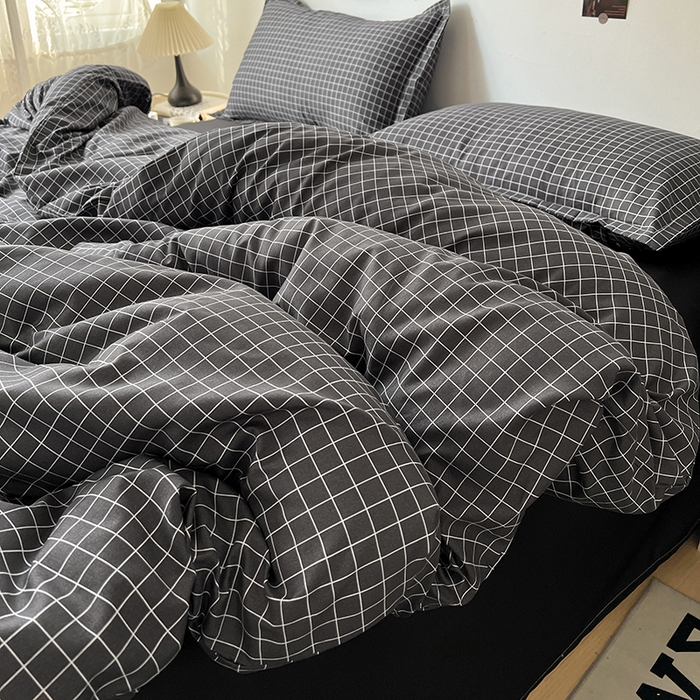 91家纺网 家纺一手货源 找家纺 朵朵家纺 2025新款亲肤水洗棉芦荟棉印花四件套 黑小格