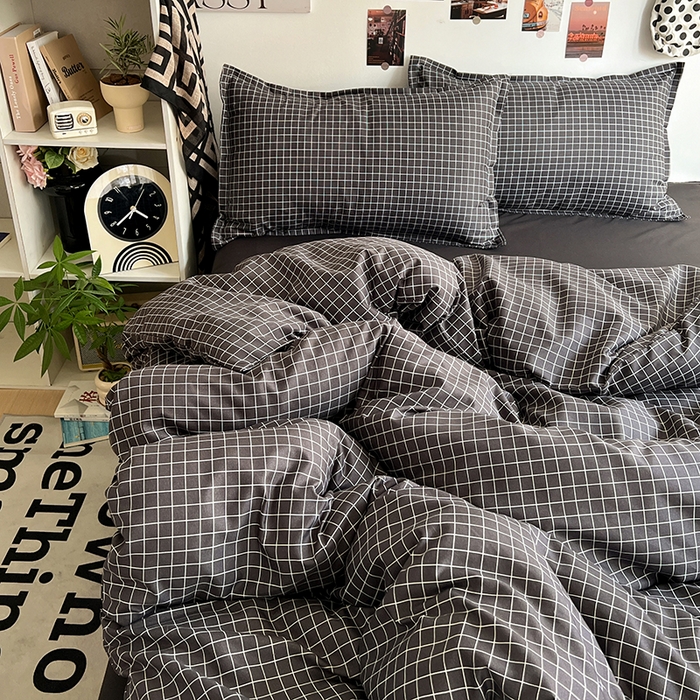 91家纺网 家纺一手货源 找家纺 朵朵家纺 2025新款亲肤水洗棉芦荟棉印花四件套 黑小格