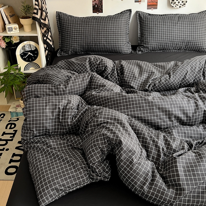 91家纺网 家纺一手货源 找家纺 朵朵家纺 2025新款亲肤水洗棉芦荟棉印花四件套 黑小格