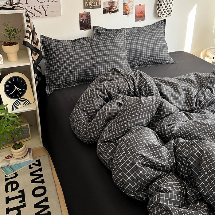 91家纺网 家纺一手货源 找家纺 朵朵家纺 2025新款亲肤水洗棉芦荟棉印花四件套 黑小格