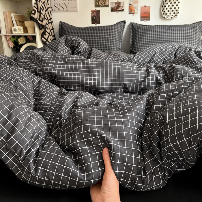 91家纺网 家纺一手货源 找家纺 朵朵家纺 2025新款亲肤水洗棉芦荟棉印花四件套 黑小格