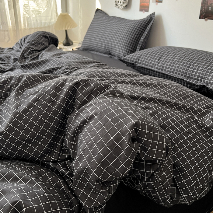 91家纺网 家纺一手货源 找家纺 朵朵家纺 2025新款亲肤水洗棉芦荟棉印花四件套 黑小格