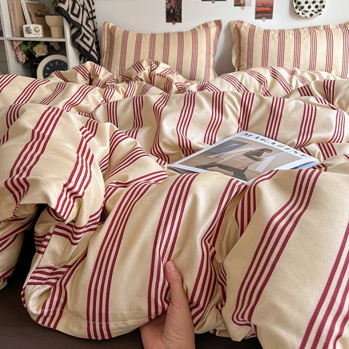 91家纺网 家纺一手货源 找家纺 朵朵家纺 2025新款亲肤水洗棉芦荟棉印花四件套 焦糖棕