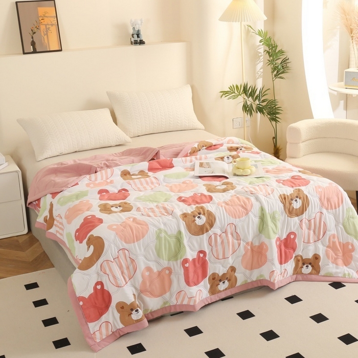 91家纺网 家纺一手货源 找家纺 悦织湾家纺 2026新款超声波夏凉被印花水洗棉夏被供货批发赠品礼品被便宜夏被 熊熊乐园