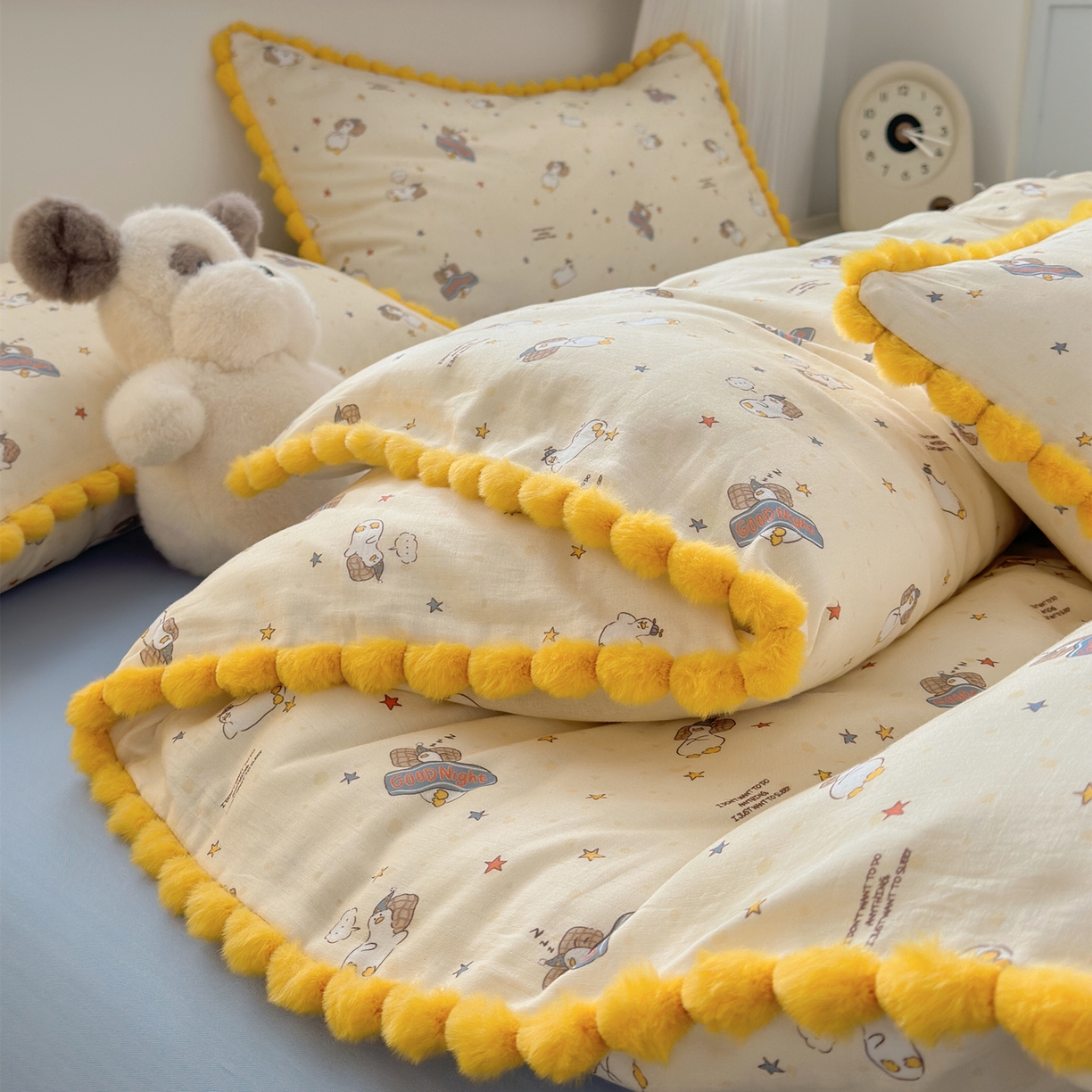 91家纺网 家纺一手货源 找家纺 （总）丽涵家纺 2026新款全棉双层纱全棉纯棉大雁纹毛球花边四件套