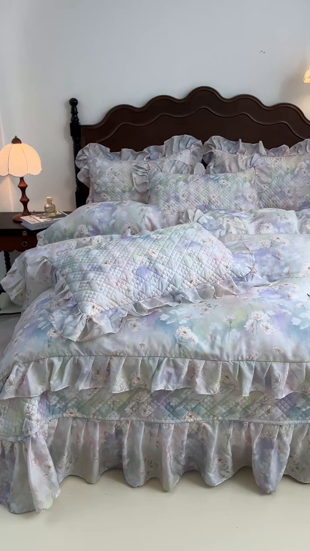 91家纺网 家纺一手货源 找家纺 宜凡 2026新款莱赛尔夹棉床盖单件床盖三件套 鸢尾幽梦