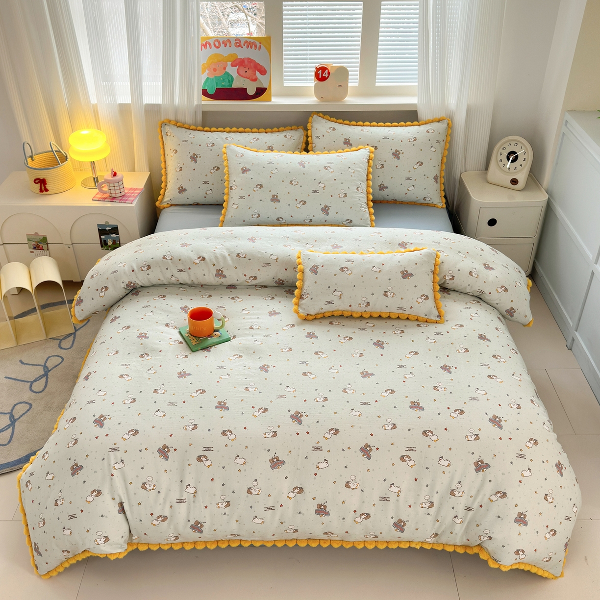 91家纺网 家纺一手货源 找家纺 丽涵家纺 2026新款全棉双层纱全棉纯棉大雁纹毛球花边四件套 晚安鸭-绿