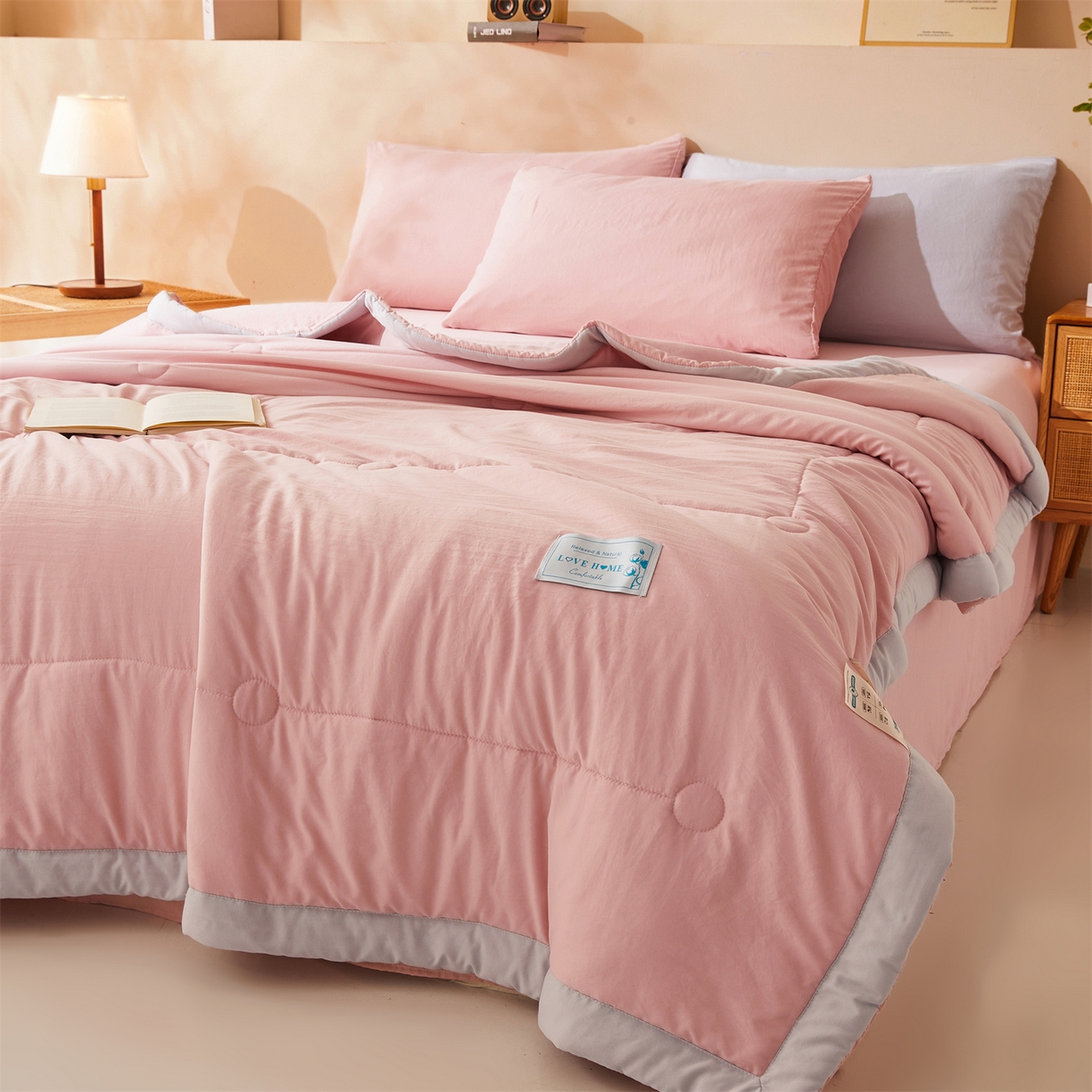 91家纺网 家纺一手货源 找家纺 罗布斯 2026新款简约纯色风水洗棉双拼夏被新疆棉花被夏凉被空调被(买家秀加微） 樱花粉