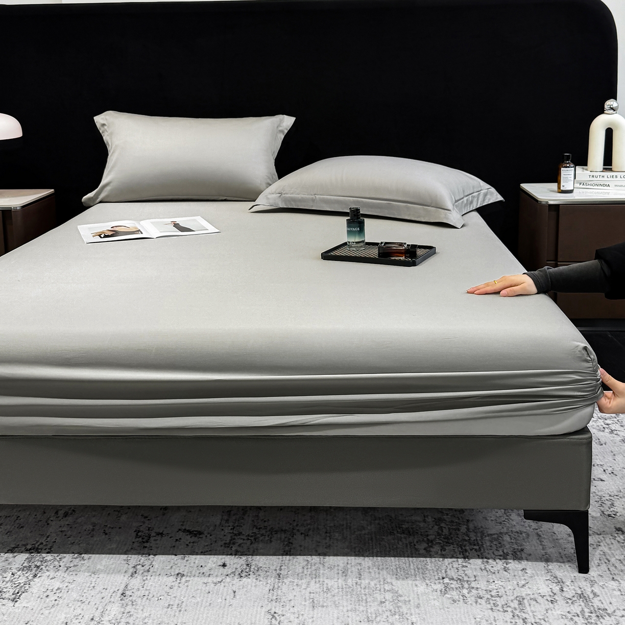 91家纺网 家纺一手货源 找家纺 莱势 2026新品100支全棉纯棉50x50s贡缎长绒棉纯色素色单品床单 床笠 枕套 高级灰