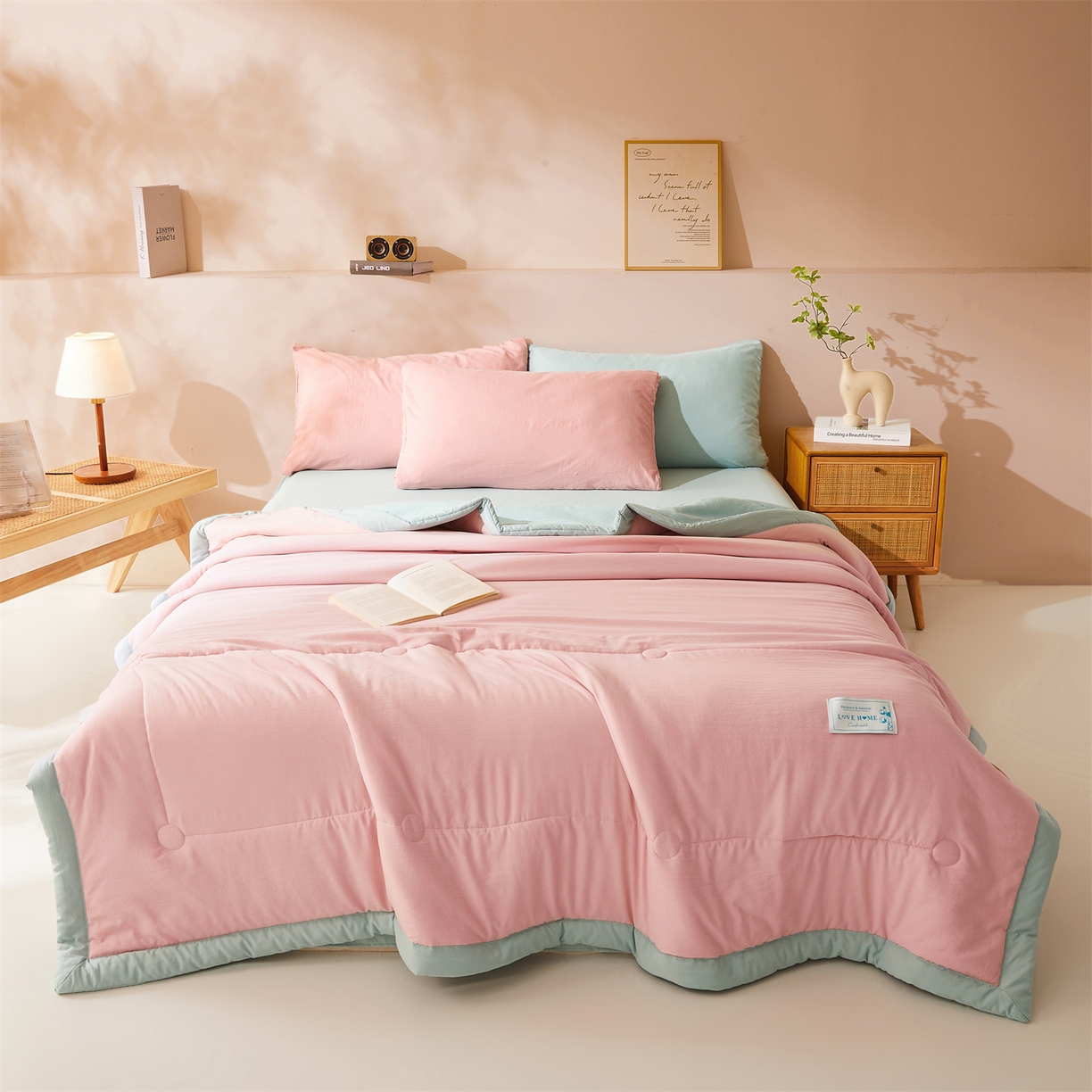 91家纺网 家纺一手货源 找家纺 罗布斯 2026新款简约纯色风水洗棉双拼夏被新疆棉花被夏凉被空调被(买家秀加微） 樱花粉拼果绿