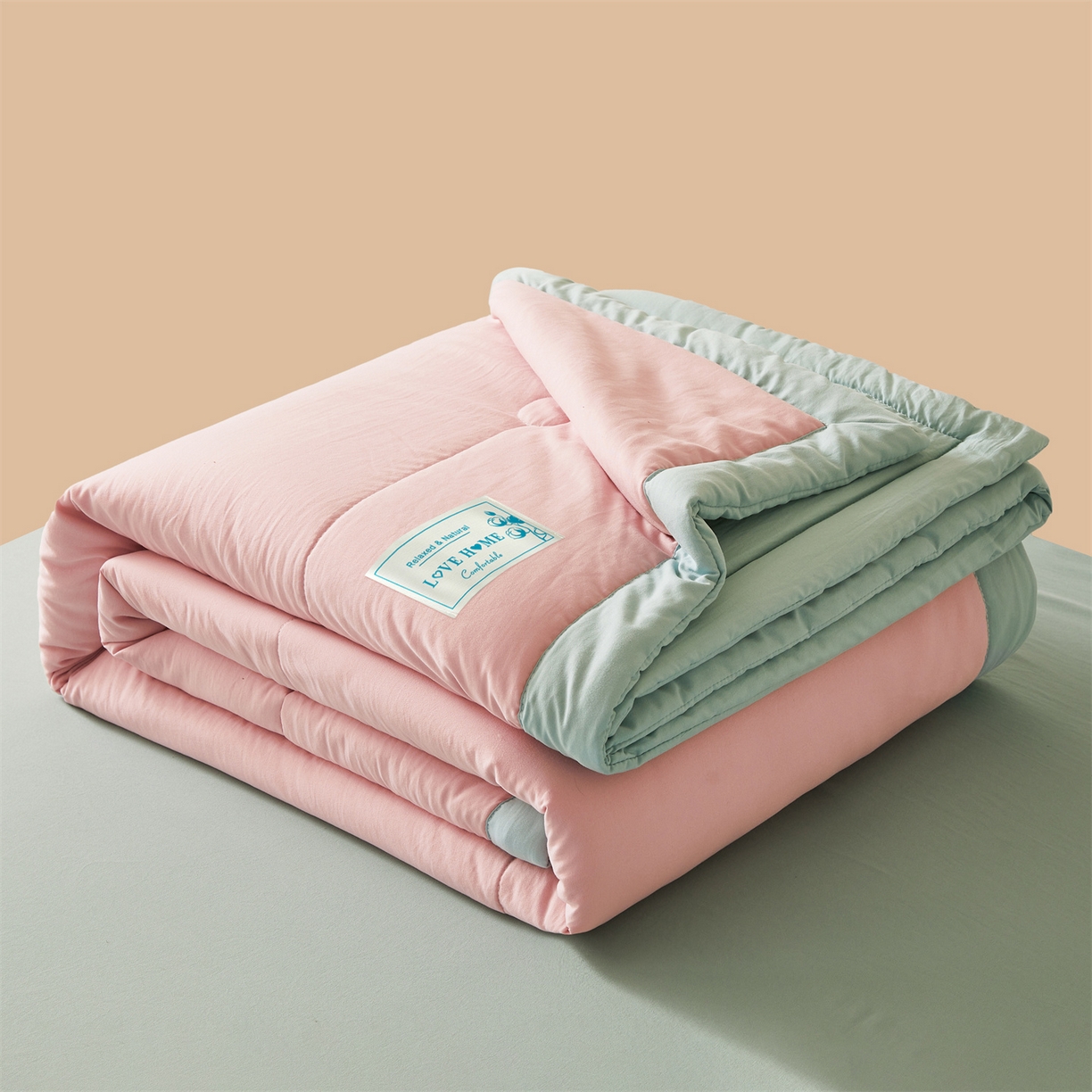 91家纺网 家纺一手货源 找家纺 罗布斯 2026新款简约纯色风水洗棉双拼夏被新疆棉花被夏凉被空调被(买家秀加微） 樱花粉拼果绿