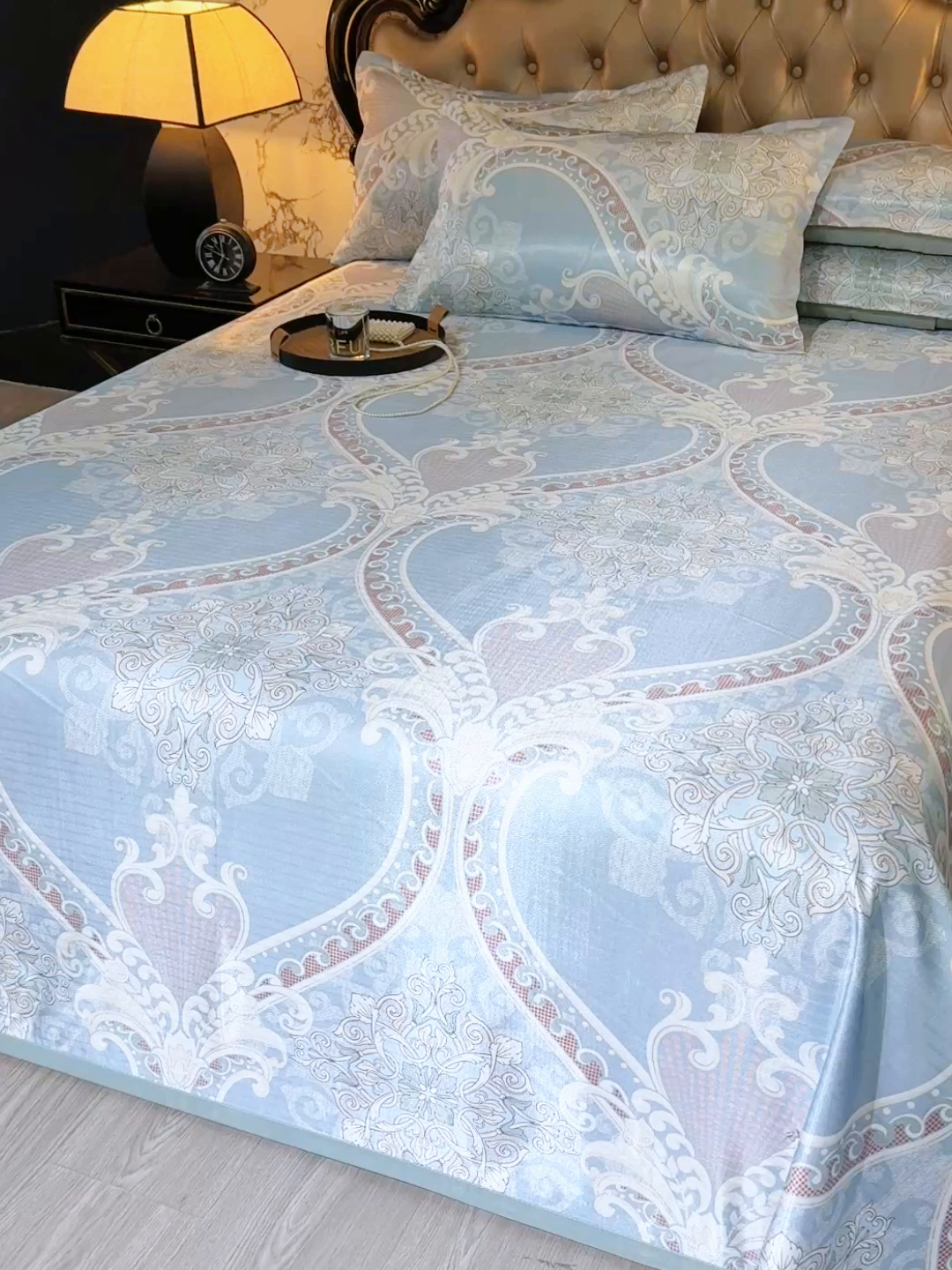 91家纺网 家纺一手货源 找家纺 悦织湾家纺 2026新款印花冰丝席三件套斜纹加厚冰丝凉席套件可机洗可折叠夏凉席子 欧式典雅