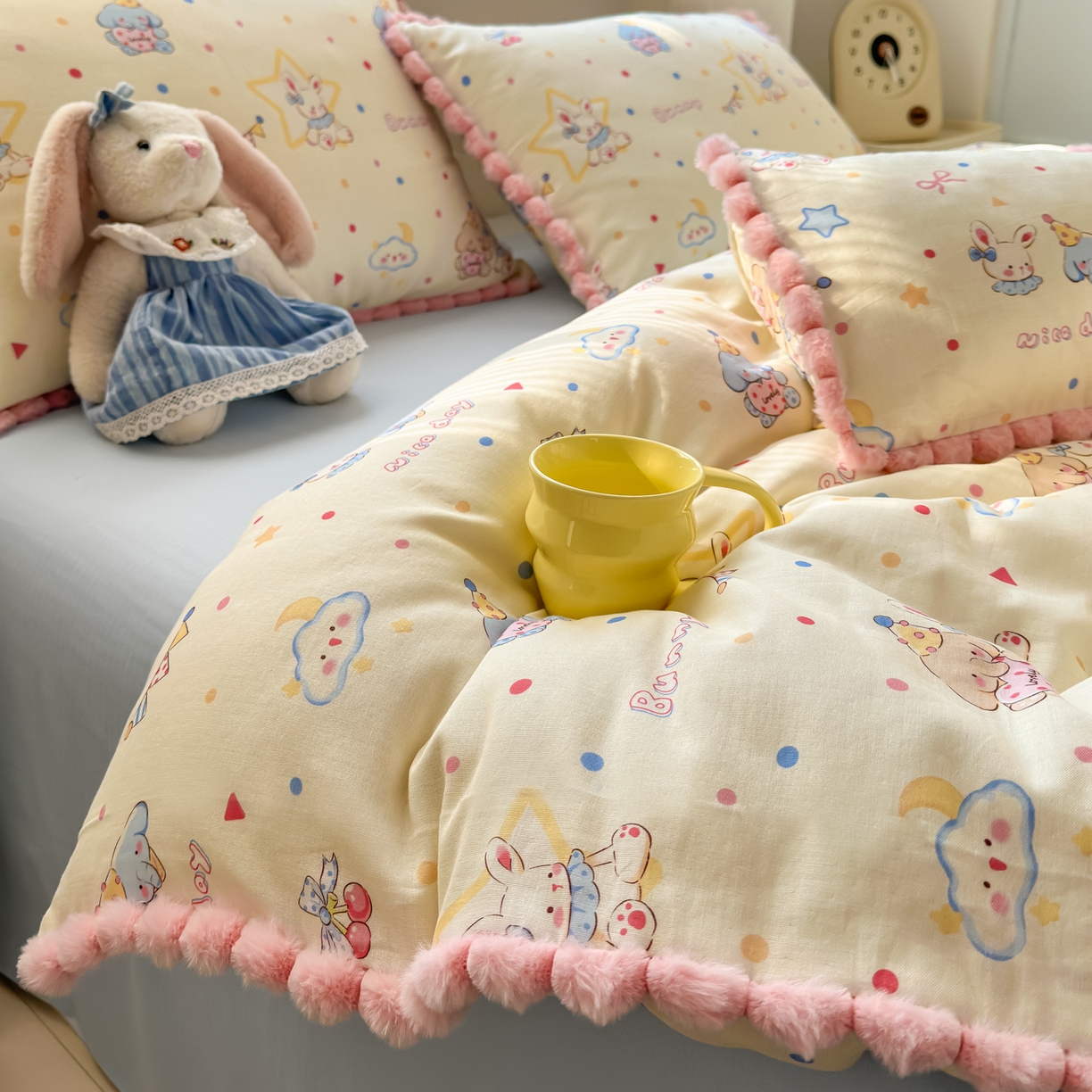 91家纺网 家纺一手货源 找家纺 丽涵家纺 2026新款全棉双层纱全棉纯棉大雁纹毛球花边四件套 小象马戏团