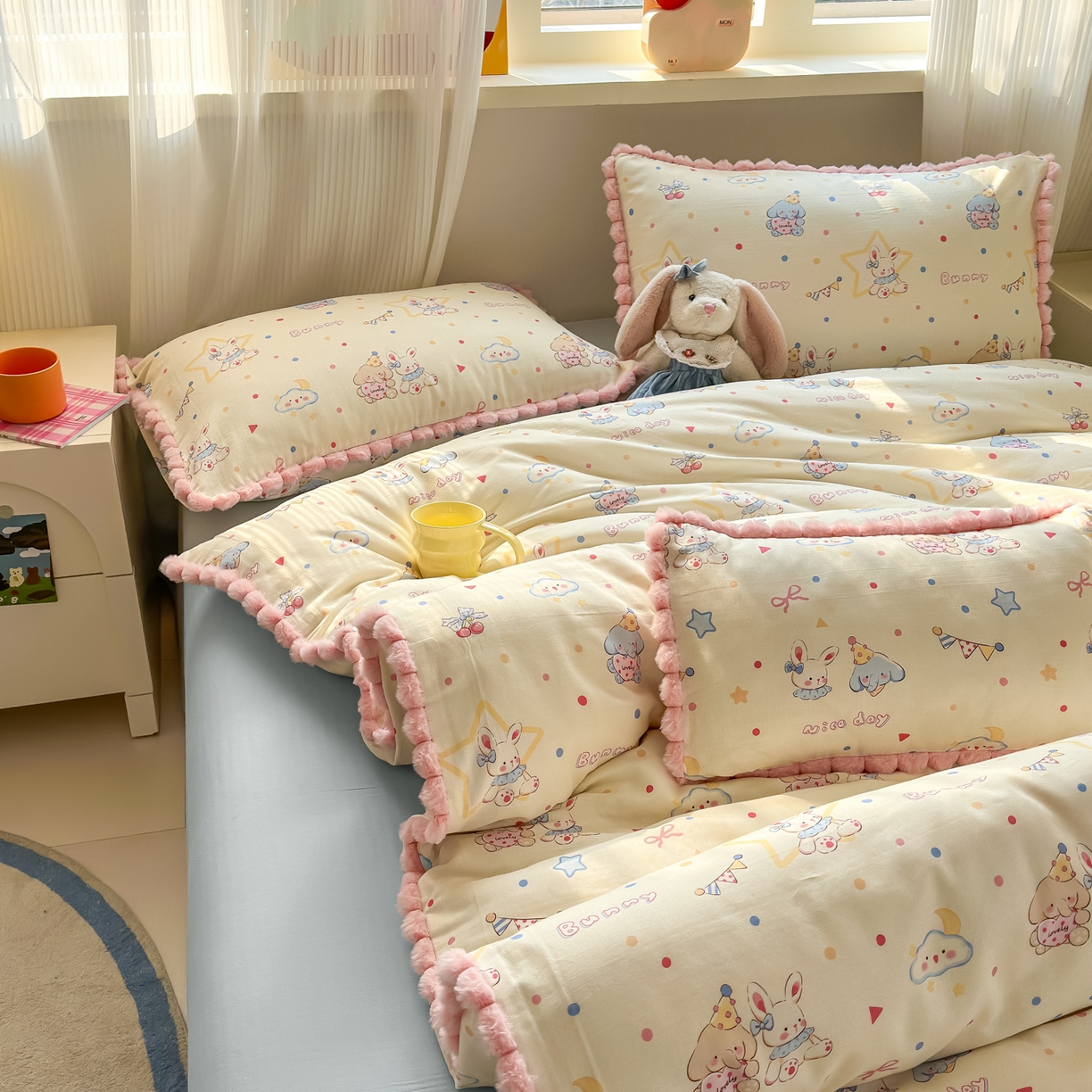 91家纺网 家纺一手货源 找家纺 丽涵家纺 2026新款全棉双层纱全棉纯棉大雁纹毛球花边四件套 小象马戏团