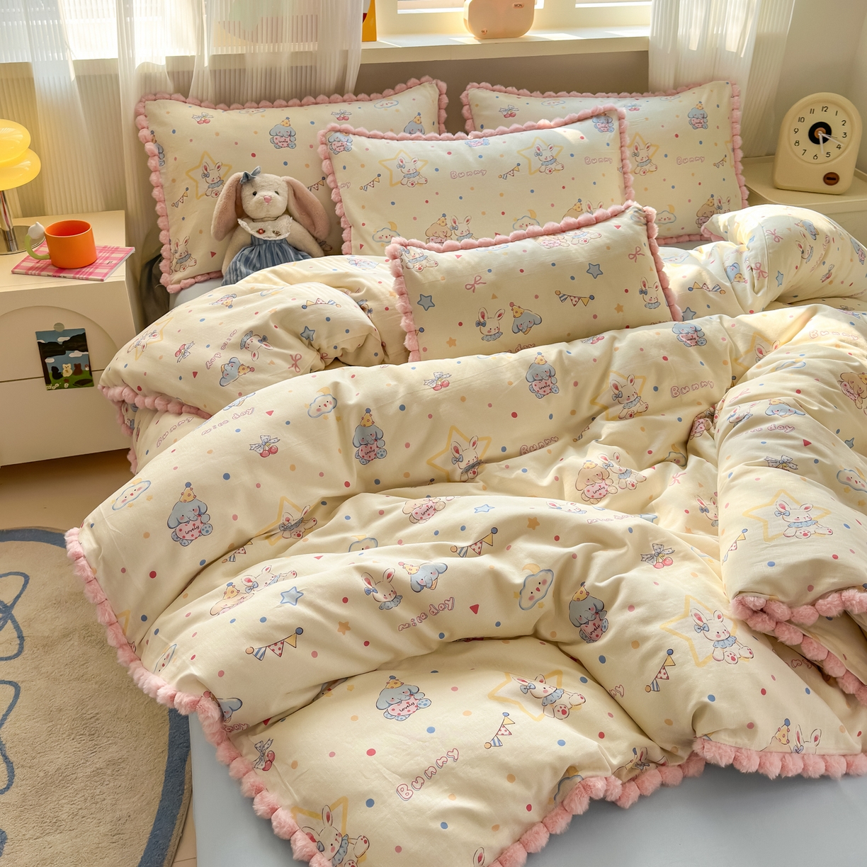 91家纺网 家纺一手货源 找家纺 丽涵家纺 2026新款全棉双层纱全棉纯棉大雁纹毛球花边四件套 小象马戏团