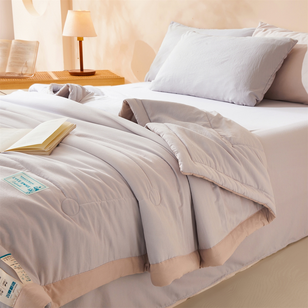 91家纺网 家纺一手货源 找家纺 罗布斯 2026新款简约纯色风水洗棉双拼夏被新疆棉花被夏凉被空调被(买家秀加微） 月光灰