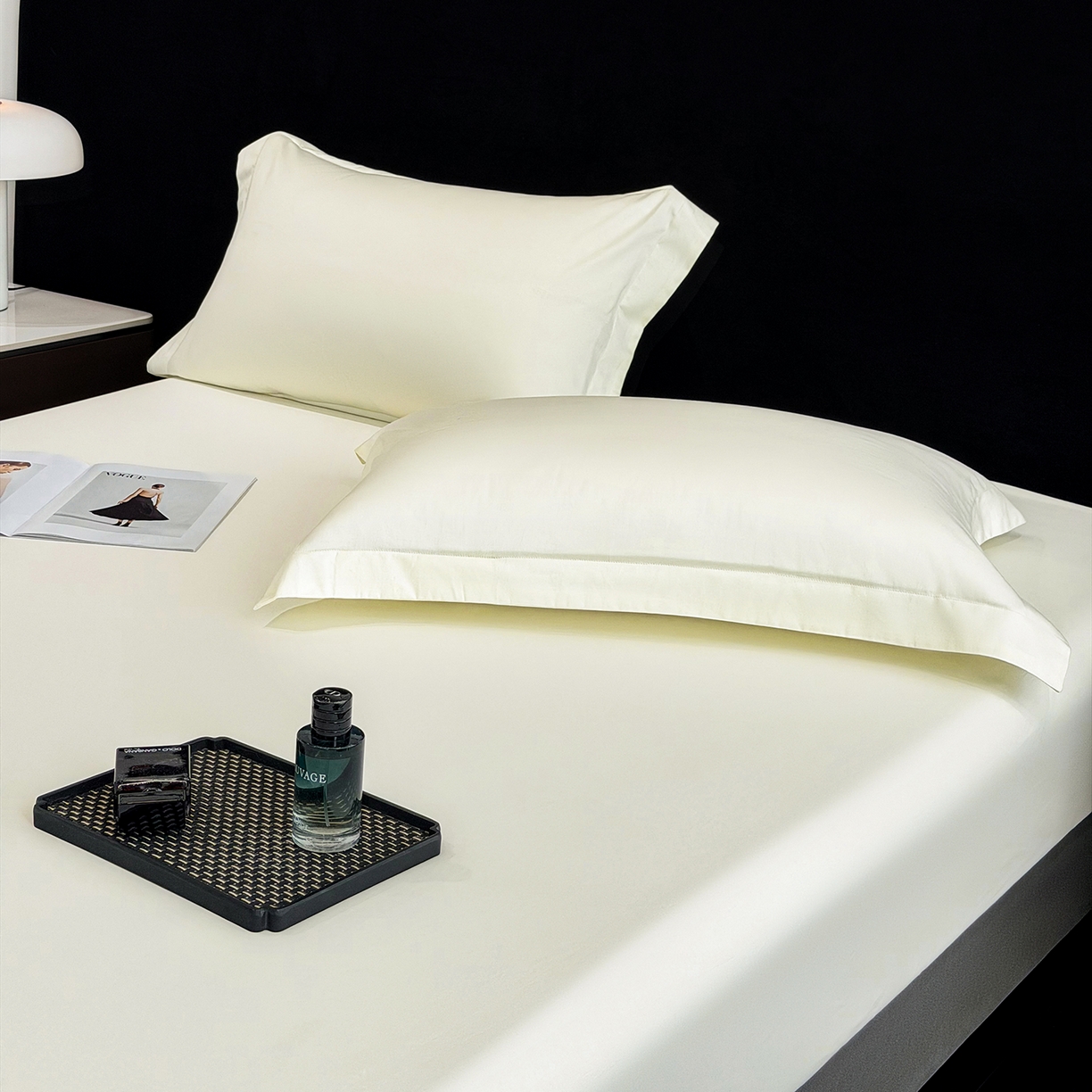 91家纺网 家纺一手货源 找家纺 莱势 2026新品100支全棉纯棉50x50s贡缎长绒棉纯色素色单品床单 床笠 枕套 奶昔白