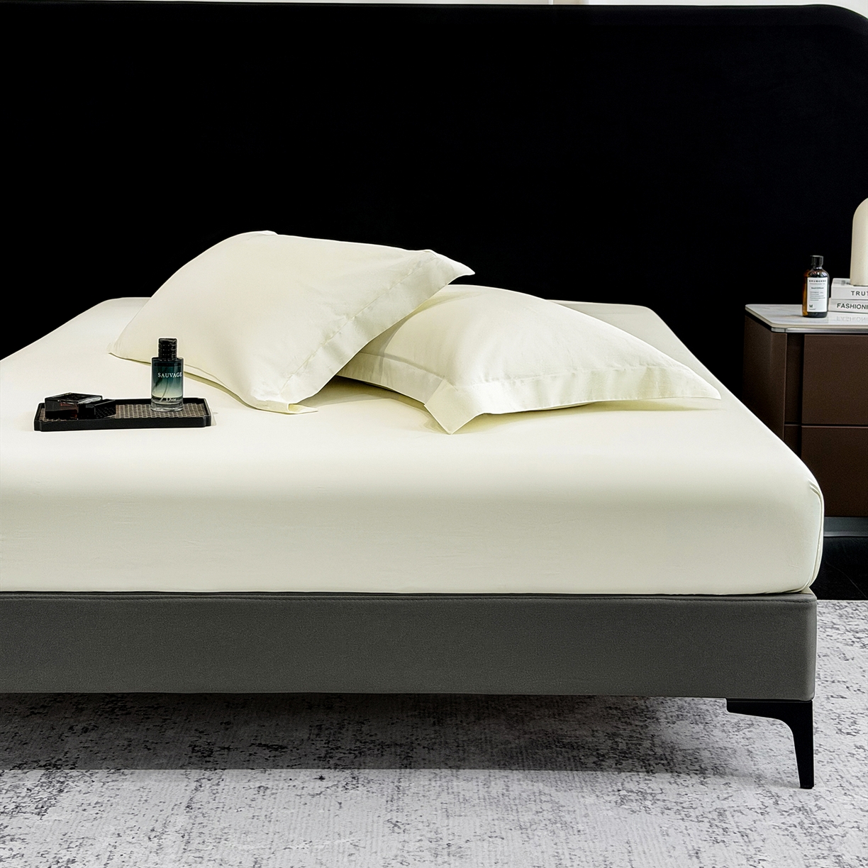 91家纺网 家纺一手货源 找家纺 莱势 2026新品100支全棉纯棉50x50s贡缎长绒棉纯色素色单品床单 床笠 枕套 奶昔白