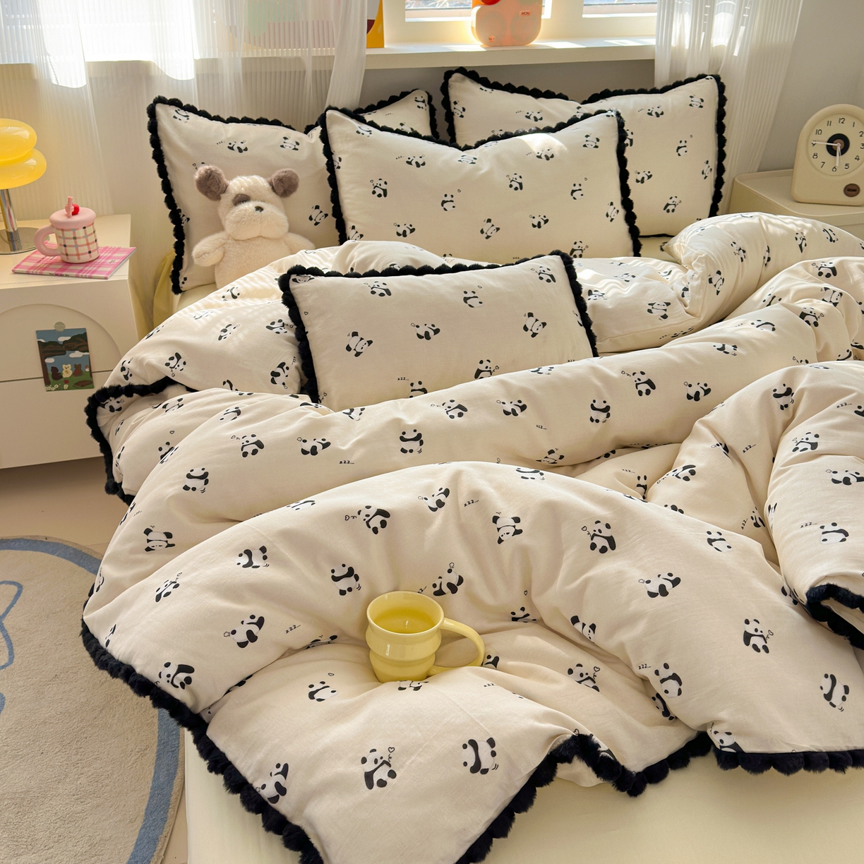 91家纺网 家纺一手货源 找家纺 丽涵家纺 2026新款全棉双层纱全棉纯棉大雁纹毛球花边四件套 熊猫笨笨